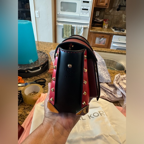 Michael Kors Manhattan Small Color Block Messenger Bag - Picture 3 of 14